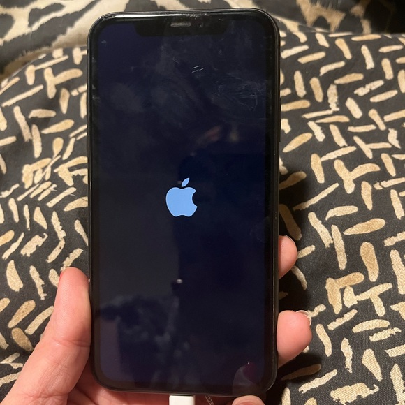 iPhone 11 apple - Picture 3 of 5